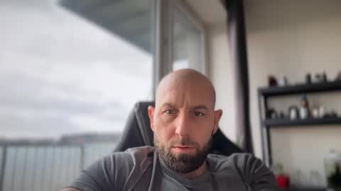 Snapshot of tommyx01 chatting on 03/29/26, 04:18 Thomas Fit online show from 03/29/26, 04:18