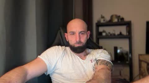 Snapshot of tommyx01 chatting on 04/19/26, 08:44 Thomas Fit online show from 04/19/26, 08:44