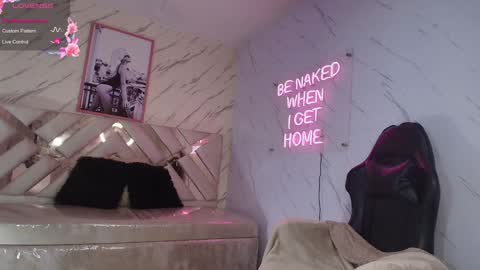 leyla  online show from 01/30/25, 03:44