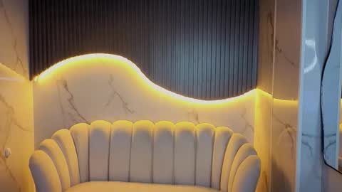 leyla  online show from 11/28/25, 04:15