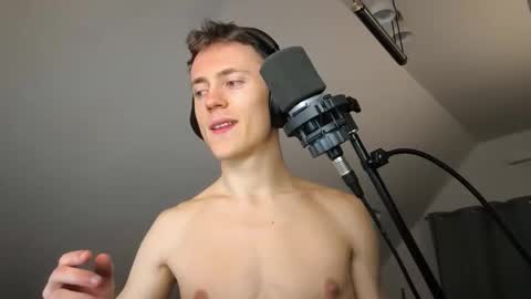 tomtimon11 online show from 11/02/25, 04:20