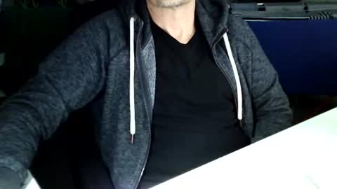 Snapshot of tomtom02029 chatting on 12/10/24, 01:22 Tom online show from 12/10/24, 01:22