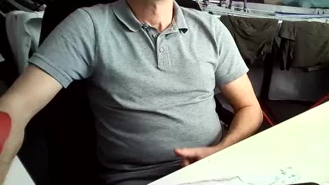 Snapshot of tomtom02029 chatting on 01/20/25, 01:00 Tom online show from 01/20/25, 01:00