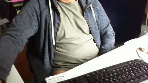 Snapshot of tomtom02029 chatting on 09/22/25, 11:12 Tom online show from 09/22/25, 11:12