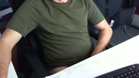 Snapshot of tomtom02029 chatting on 11/10/25, 08:35 Tom online show from 11/10/25, 08:35