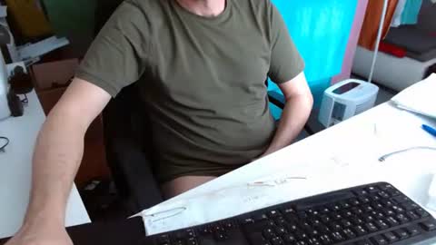 Snapshot of tomtom02029 chatting on 02/13/26, 11:28 Tom online show from 02/13/26, 11:28