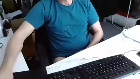 Snapshot of tomtom02029 chatting on 02/20/26, 11:22 Tom online show from 02/20/26, 11:22