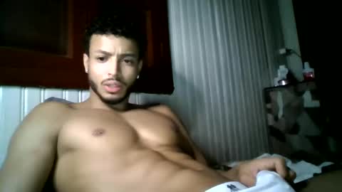 Snapshot of tomtresor chatting on 11/24/25, 04:45 tomtresor online show from 11/24/25, 04:45