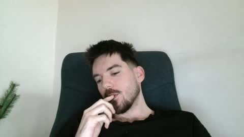 Snapshot of tomylind chatting on 05/01/26, 10:20 Onlyfans - Tomylind keep you in touch there online show from 05/01/26, 10:20