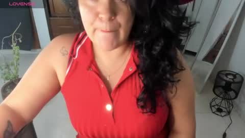 Snapshot of ton_amourrx chatting on 07/26/26, 11:44 lady blue online show from 07/26/26, 11:44