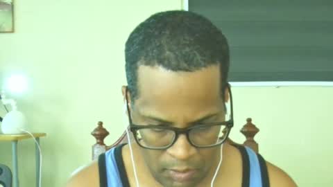 Snapshot of toni2814 chatting on 04/28/26, 02:33 Antonio online show from 04/28/26, 02:33