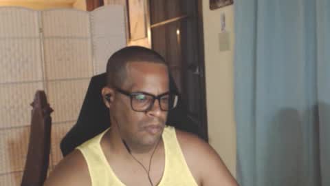 Snapshot of toni2814 chatting on 05/09/26, 02:39 Antonio online show from 05/09/26, 02:39