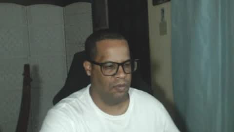Snapshot of toni2814 chatting on 05/16/26, 02:19 Antonio online show from 05/16/26, 02:19