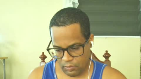Snapshot of toni2814 chatting on 05/29/26, 12:25 Antonio online show from 05/29/26, 12:25
