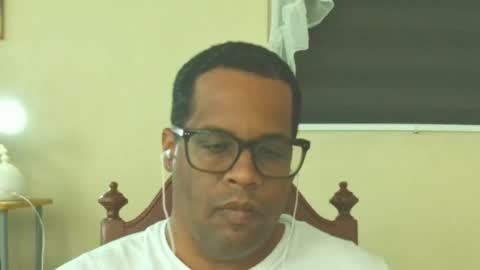 Snapshot of toni2814 chatting on 06/04/26, 02:12 Antonio online show from 06/04/26, 02:12