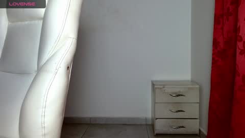 Snapshot of tonibelmont chatting on 01/06/25, 09:22 TONI BELMONT online show from 01/06/25, 09:22