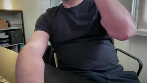 Snapshot of tonisun chatting on 05/03/26, 01:28 tonisun online show from 05/03/26, 01:28