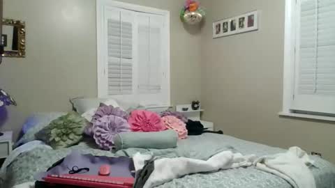 Honeys Snow Bunny online show from 06/09/26, 02:34