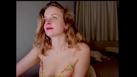 Snapshot of tony_and_alice chatting on 12/28/24, 10:44 Tony and Alice online show from 12/28/24, 10:44