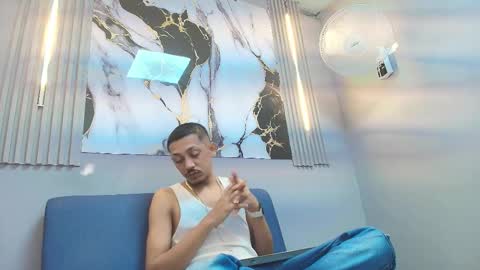 Snapshot of tony_kurt chatting on 11/28/25, 07:38 TONY online show from 11/28/25, 07:38