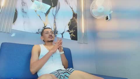 Snapshot of tony_kurt chatting on 12/01/25, 08:58 TONY online show from 12/01/25, 08:58