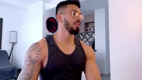 tony muscle1 online show from 11/25/25, 08:31