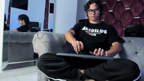 Snapshot of tonybenedetti chatting on 03/04/26, 09:10 Tony Benedetti online show from 03/04/26, 09:10