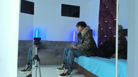 Snapshot of tonybenedetti chatting on 03/08/26, 02:04 Tony Benedetti online show from 03/08/26, 02:04