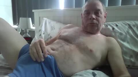 Snapshot of tonygib1962 chatting on 04/18/26, 11:25 tonygib1962 online show from 04/18/26, 11:25