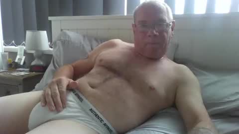 Snapshot of tonygib1962 chatting on 04/28/26, 07:35 tonygib1962 online show from 04/28/26, 07:35