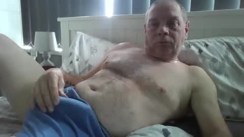 Snapshot of tonygibbson62 chatting on 04/18/26, 11:25 tonygibbson62 online show from 04/18/26, 11:25