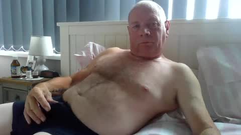 Snapshot of tonygibbson62 chatting on 07/29/26, 02:15 tonygibbson62 online show from 07/29/26, 02:15