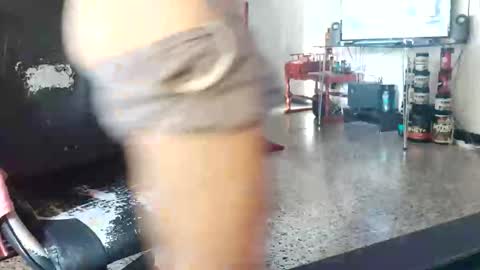 Snapshot of tonylatinsex chatting on 10/29/25, 09:27 Tonylatinsex online show from 10/29/25, 09:27