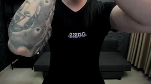 Snapshot of tonywilcoxx chatting on 01/02/25, 12:57 TonyWilcox online show from 01/02/25, 12:57