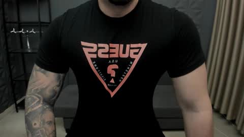 Snapshot of tonywilcoxx chatting on 11/03/25, 06:14 TonyWilcox online show from 11/03/25, 06:14