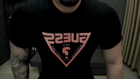 Snapshot of tonywilcoxx chatting on 11/25/25, 05:29 TonyWilcox online show from 11/25/25, 05:29