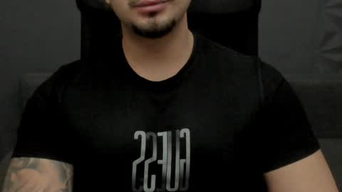 Snapshot of tonywilcoxx chatting on 12/14/25, 06:08 TonyWilcox online show from 12/14/25, 06:08