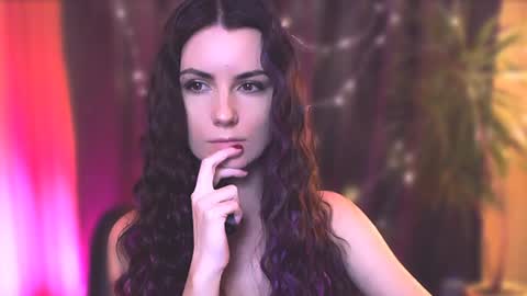 Snapshot of too_beautiful chatting on 12/31/24, 05:18 Elizabeth online show from 12/31/24, 05:18