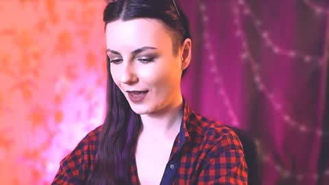 Snapshot of too_beautiful chatting on 01/02/25, 07:07 Elizabeth online show from 01/02/25, 07:07