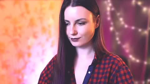 Snapshot of too_beautiful chatting on 01/02/25, 10:11 Elizabeth online show from 01/02/25, 10:11