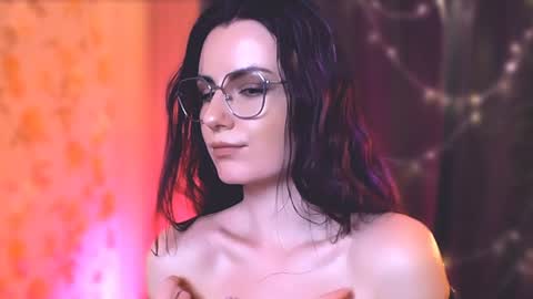 Snapshot of too_beautiful chatting on 01/07/25, 09:46 Elizabeth online show from 01/07/25, 09:46