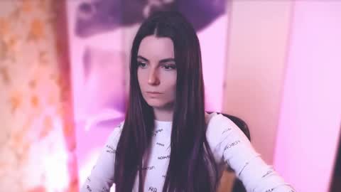 Snapshot of too_beautiful chatting on 02/23/25, 11:33 Elizabeth online show from 02/23/25, 11:33