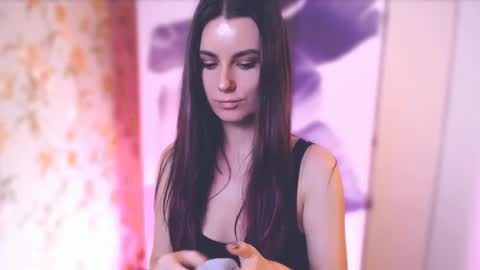 Snapshot of too_beautiful chatting on 02/25/25, 04:53 Elizabeth online show from 02/25/25, 04:53