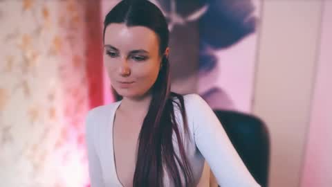 Snapshot of too_beautiful chatting on 03/04/25, 04:20 Elizabeth online show from 03/04/25, 04:20