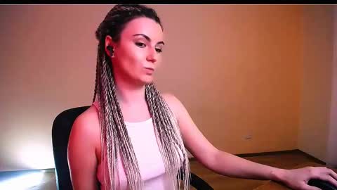 Snapshot of too_beautiful chatting on 03/24/26, 06:46 Elizabeth online show from 03/24/26, 06:46