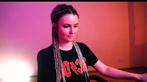 Snapshot of too_beautiful chatting on 04/01/26, 06:16 Elizabeth online show from 04/01/26, 06:16