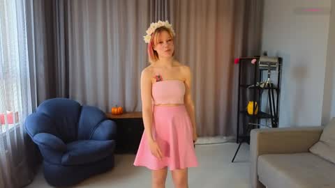 Snapshot of too_cute_blonde_girl chatting on 04/08/26, 12:27 Hey hey Im Megan Pvt open. Im very glad to see you here online show from 04/08/26, 12:27
