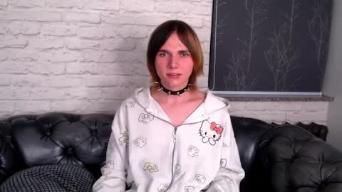 Snapshot of too_silly_ chatting on 05/17/26, 08:38 too_silly_ online show from 05/17/26, 08:38