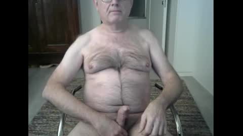 Snapshot of tooohard chatting on 12/27/24, 04:10 Alex online show from 12/27/24, 04:10