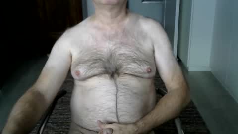 Snapshot of tooohard chatting on 10/18/25, 11:33 Alex online show from 10/18/25, 11:33